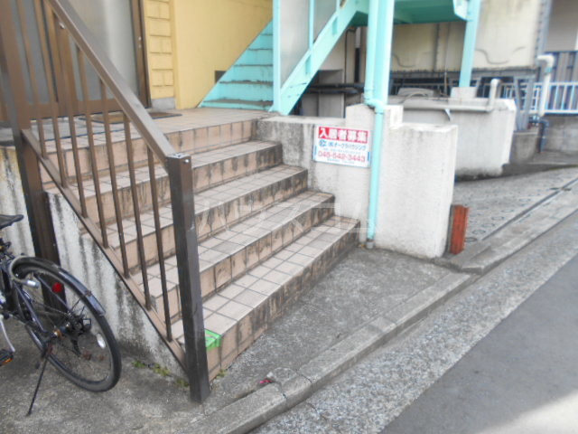 28/30 エントランス