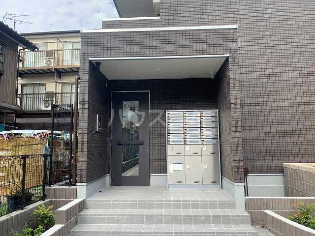 22/30 エントランス