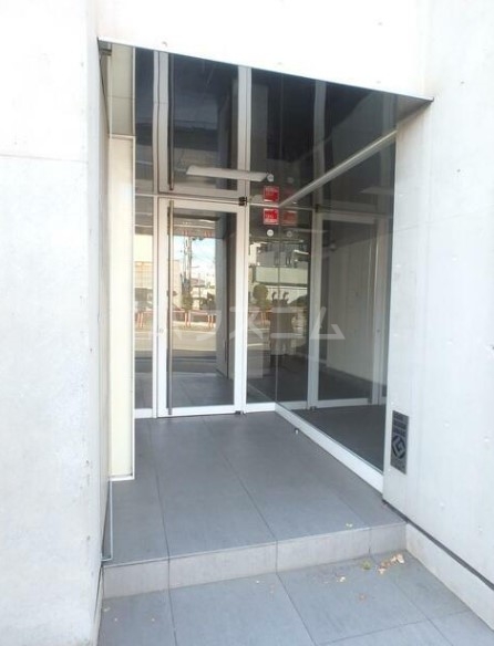 22/30 エントランス