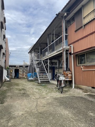 25/30 エントランス