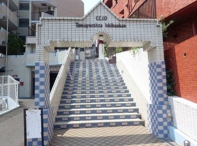 18/26 エントランス