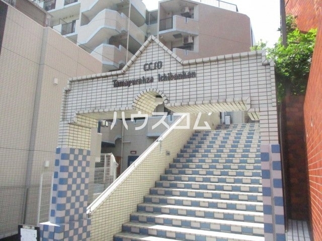 21/29 エントランス