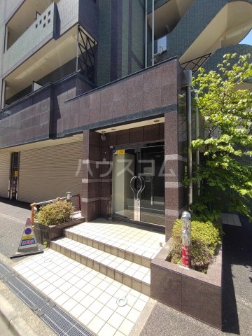 21/30 エントランス