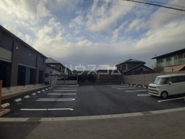 23/30 駐車場