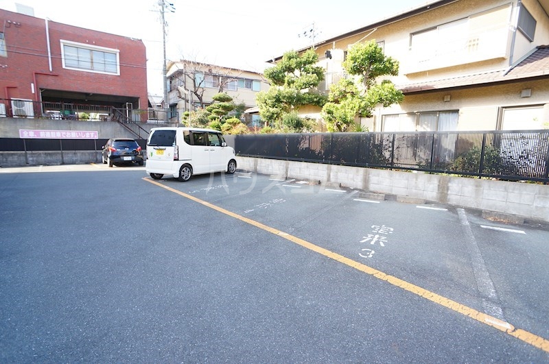 25/30 駐車場