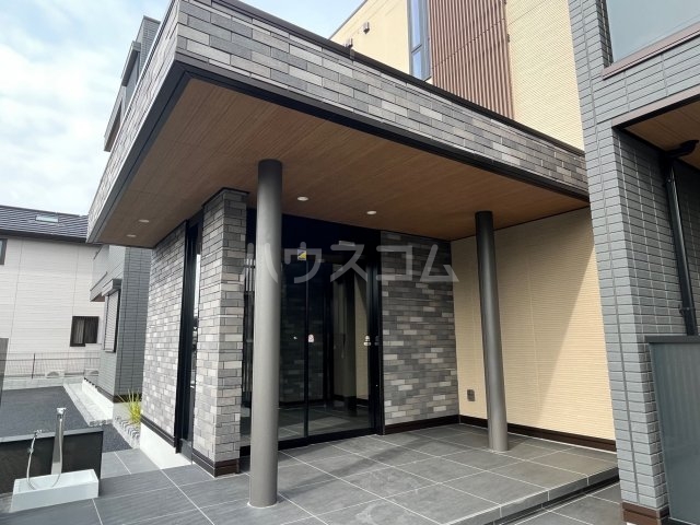 23/30 エントランス