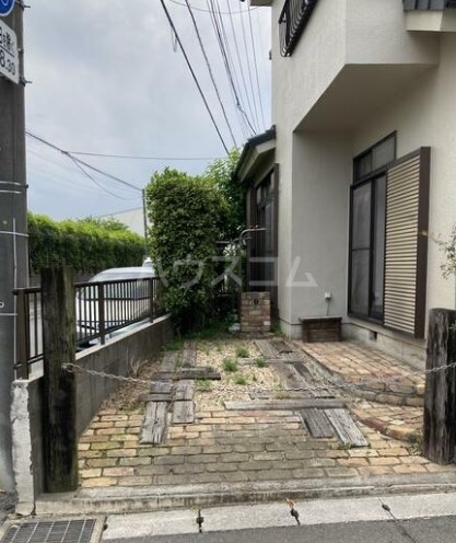 13/19 駐車場