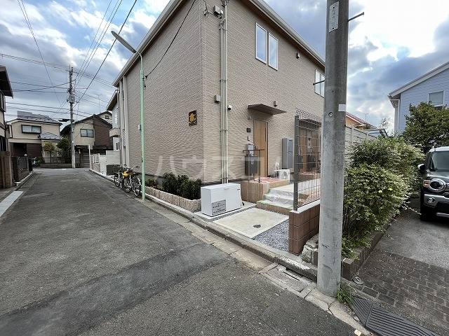 23/29 エントランス