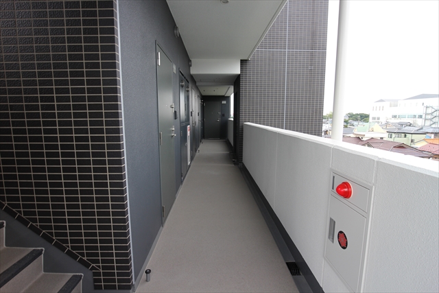 14/23 エントランス