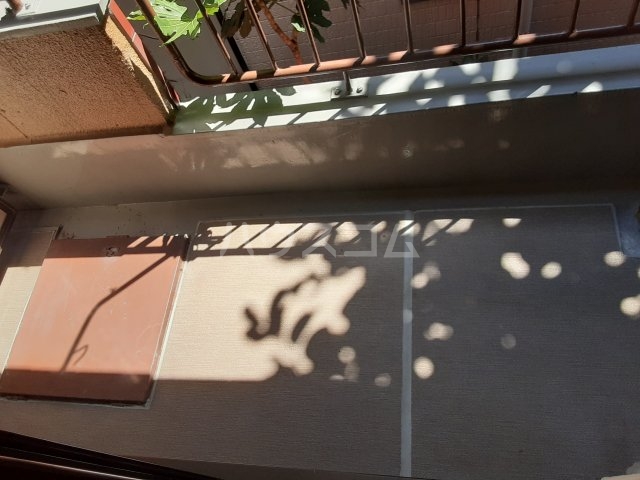 18/28 バルコニー