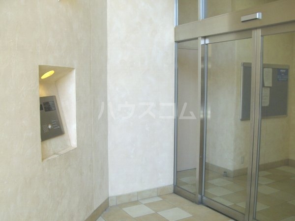 13/13 エントランス