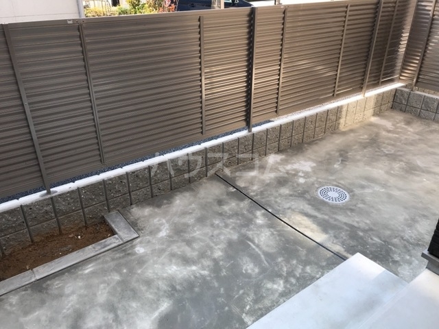 18/27 バルコニー