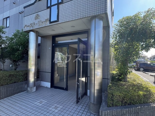 16/21 エントランス