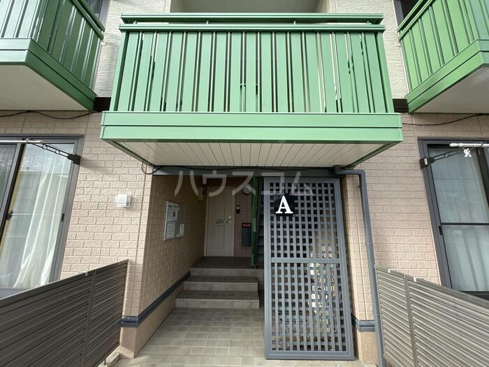 18/25 エントランス