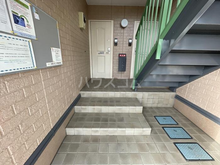 19/25 エントランス