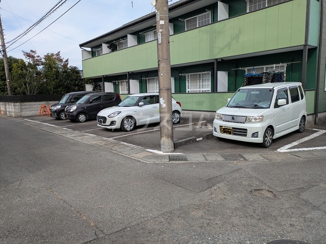 2/4 駐車場