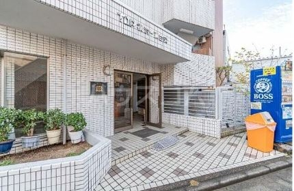 17/25 エントランス