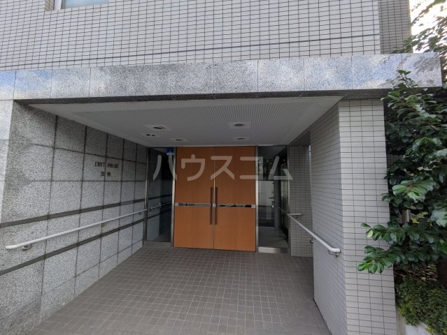 25/30 エントランス