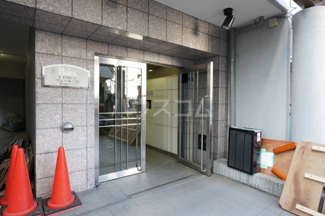 25/30 エントランス