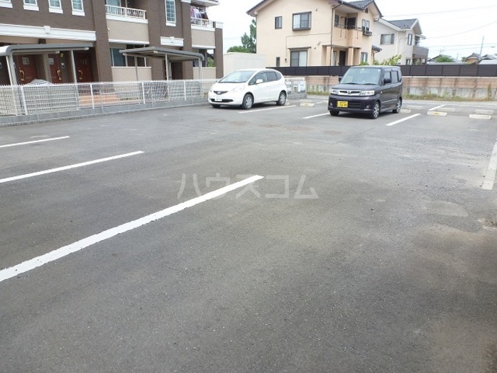 18/21 駐車場