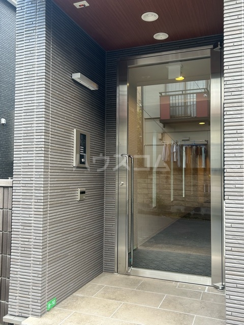 2/4 エントランス