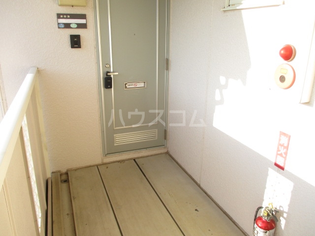 26/30 エントランス