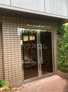 16/25 エントランス