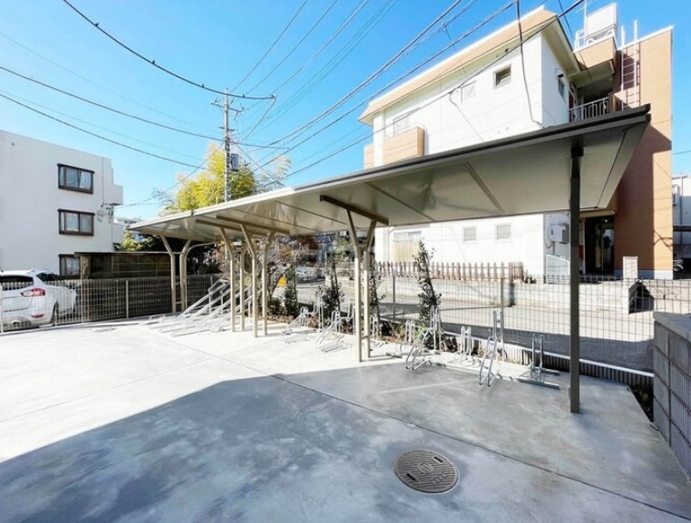 23/30 駐車場