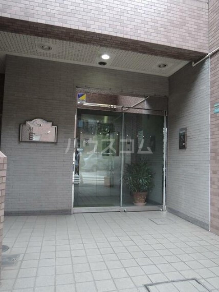 22/26 エントランス