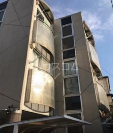 17/26 エントランス