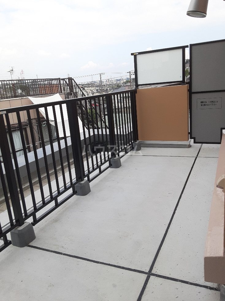 23/30 バルコニー