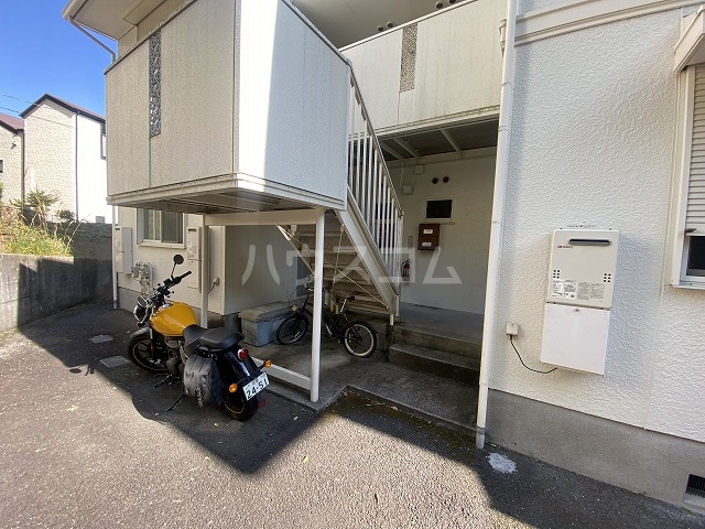 28/30 エントランス