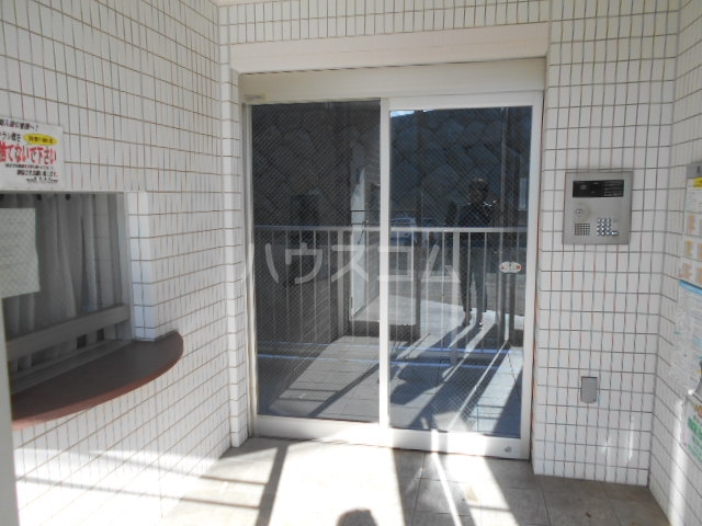 22/30 エントランス