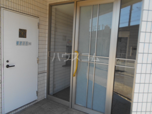 23/30 エントランス