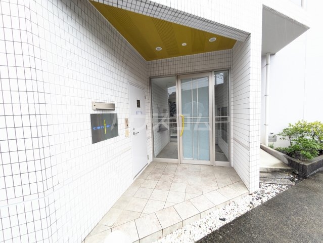 2/3 エントランス