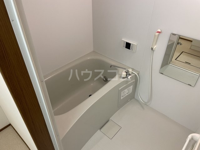 13/30 浴室