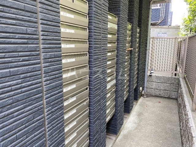 28/30 エントランス