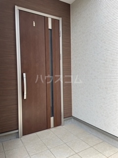 16/30 玄関