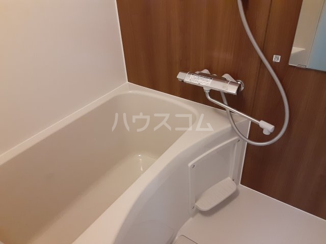 13/30 浴室
