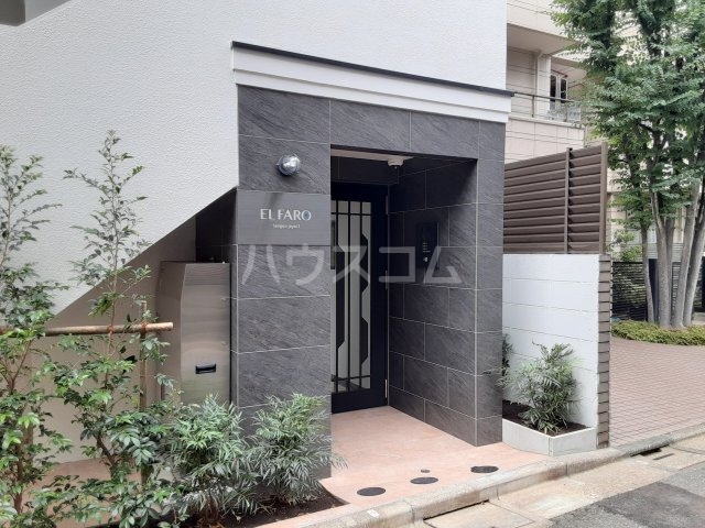 28/30 エントランス