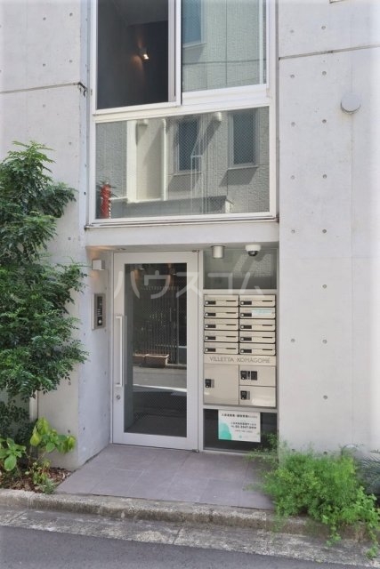 2/4 エントランス