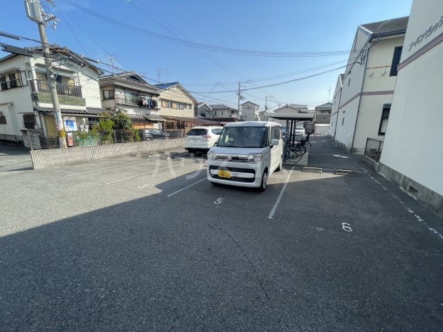 23/30 駐車場