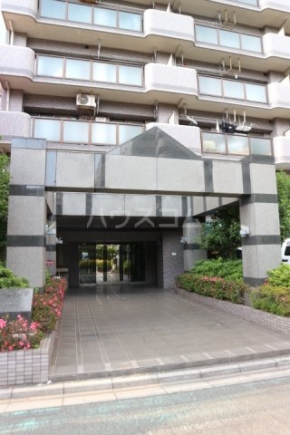 23/30 エントランス