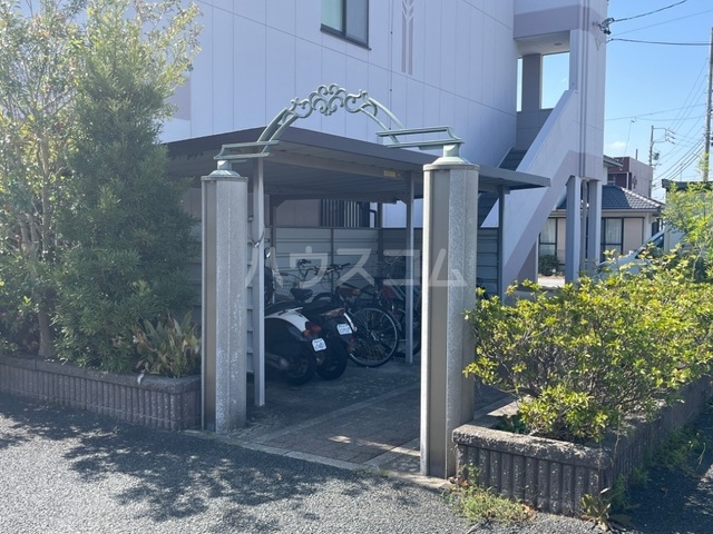 21/30 エントランス