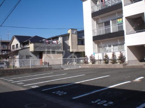23/30 駐車場