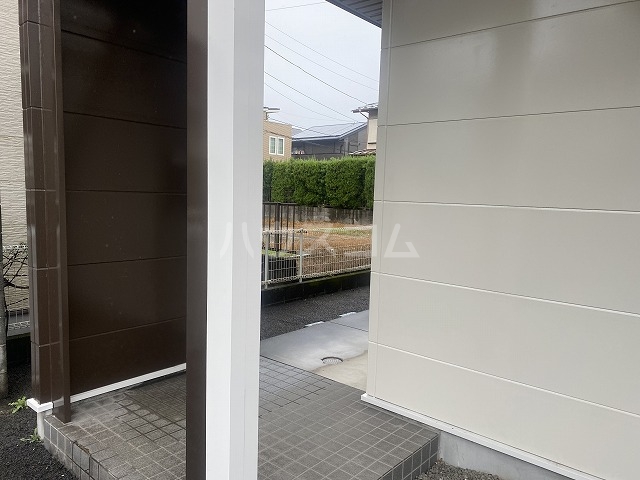 28/30 エントランス