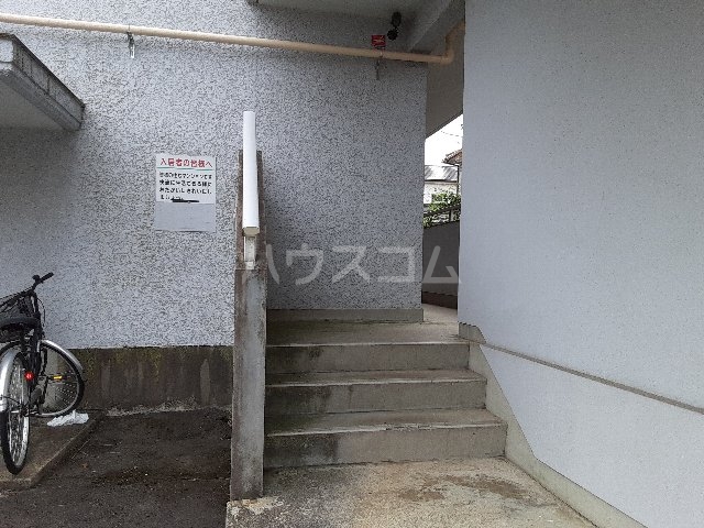 17/28 エントランス