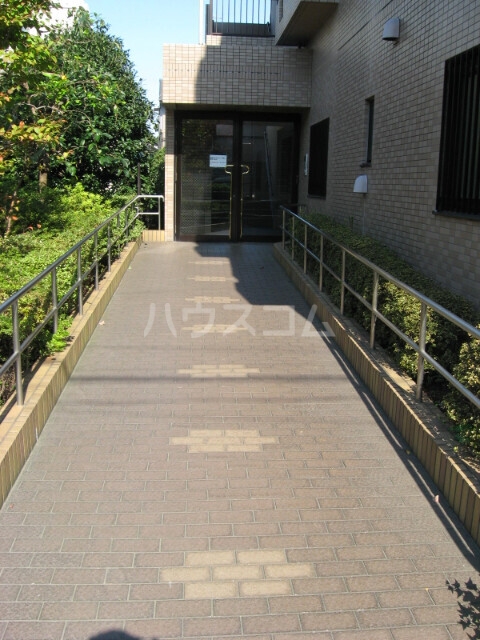 20/25 エントランス