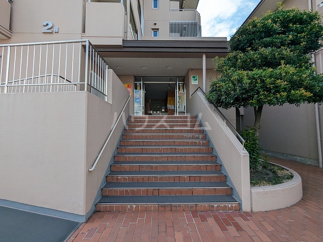 29/30 エントランス