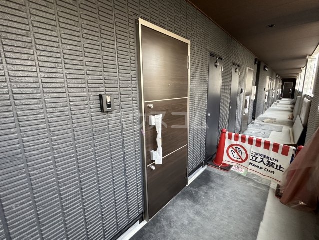 26/30 エントランス